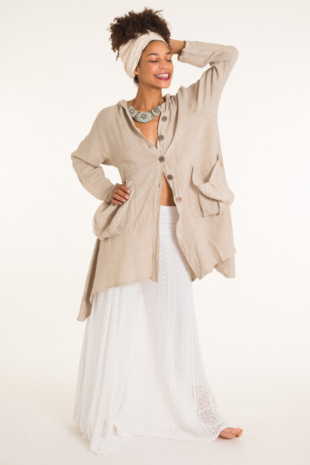 11-beige-a- chaqueta lino con capucha