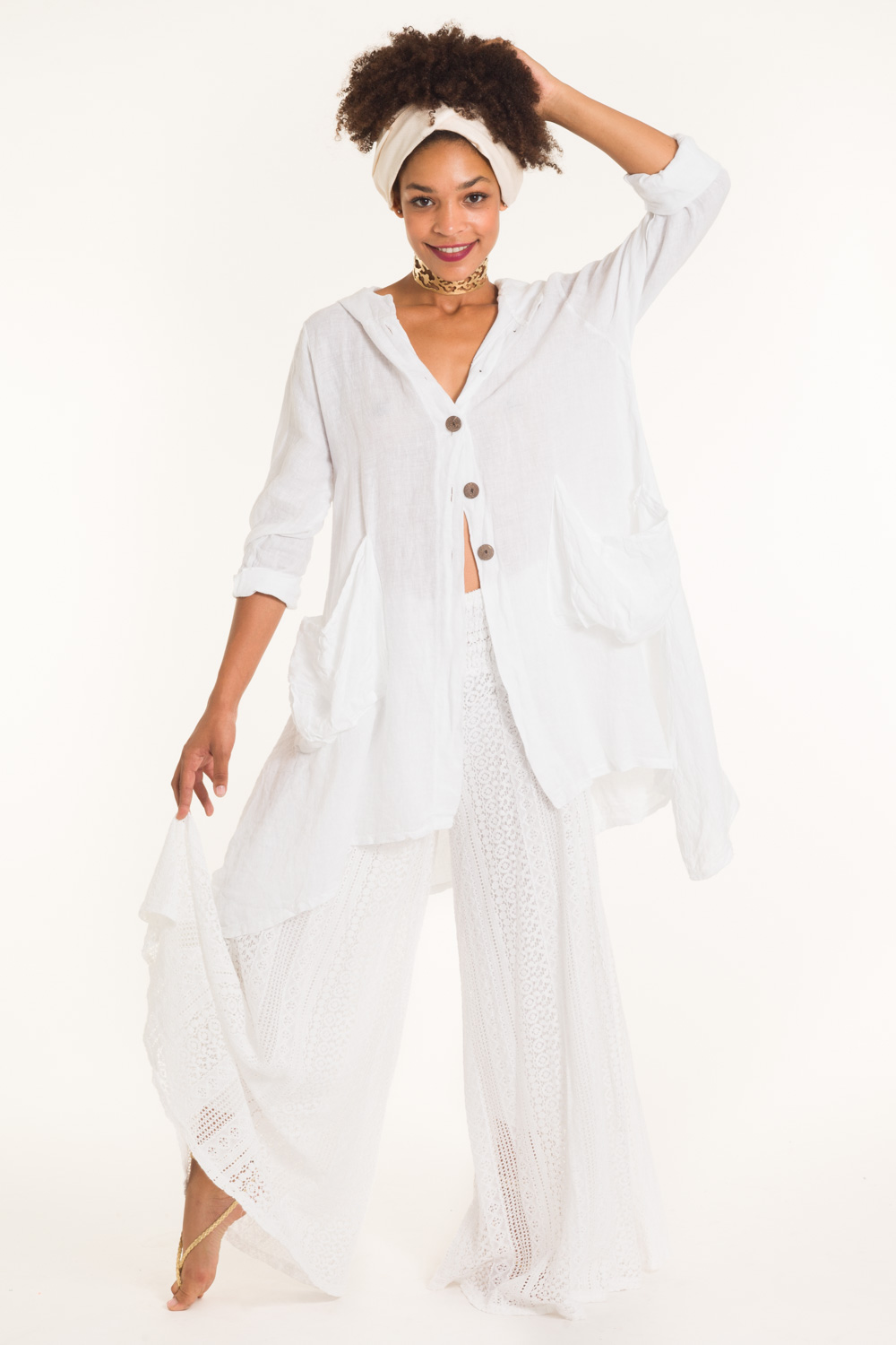 11-blanca-a- chaqueta lino con capucha