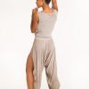 20-beige oscuro-b-pantalón telas cruzadas abierto en laterales
