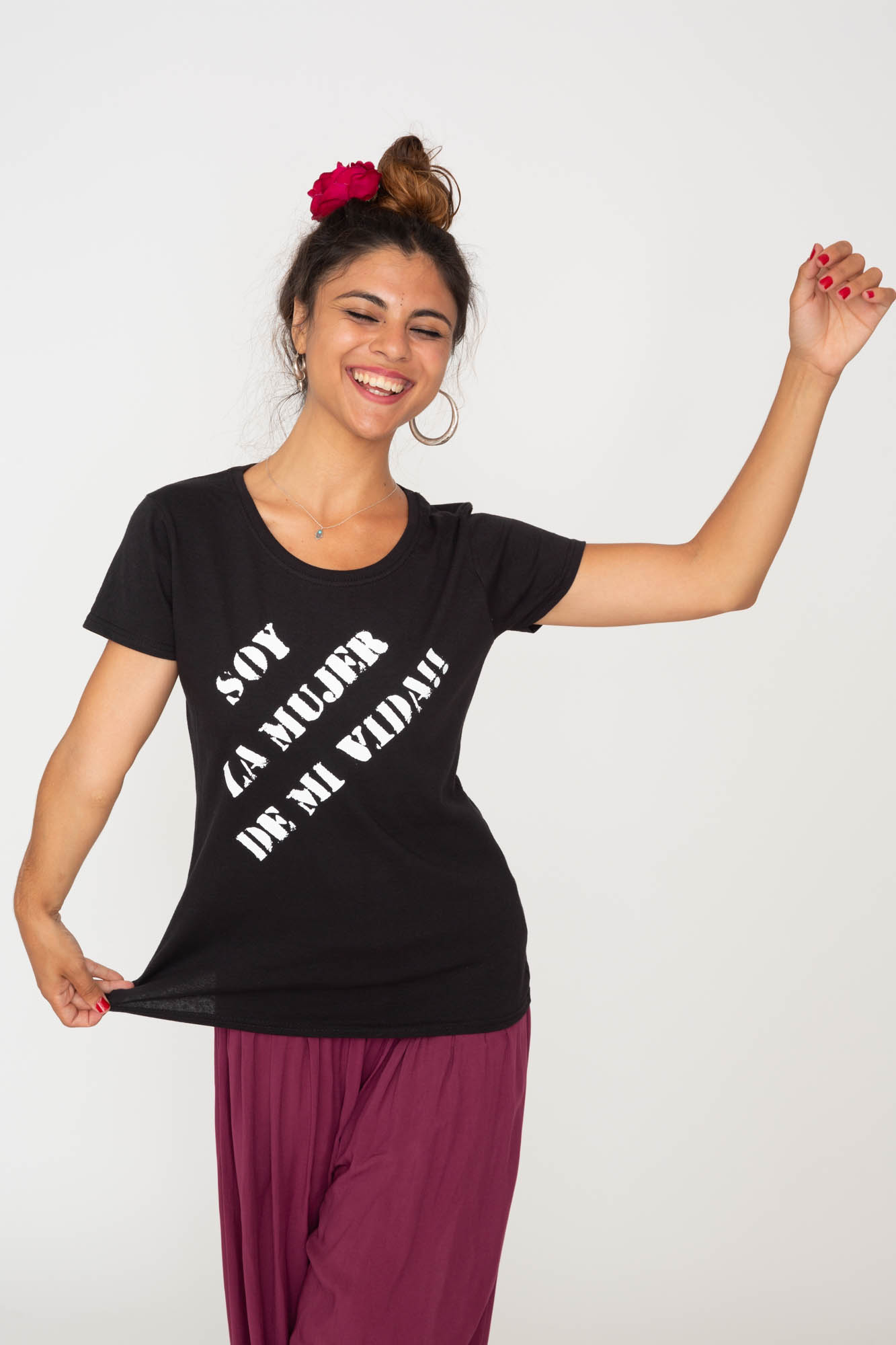 Camiseta Negra Feminista Soy la Mujer de mi Vida